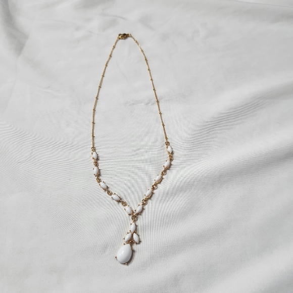 Avon Elegant Gold and White Teardrop Necklace - Picture 2 of 5